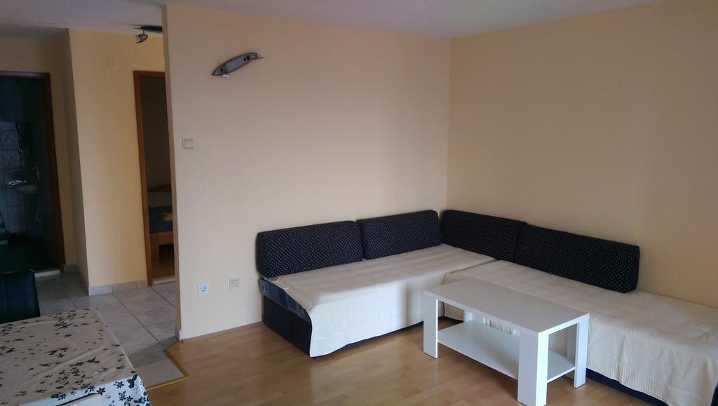 Baska Apartman Kiado